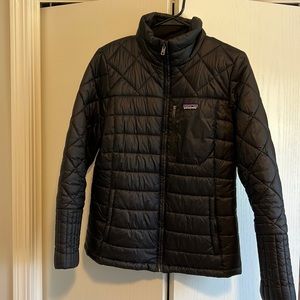 Patagonia women’s puffy coat size M